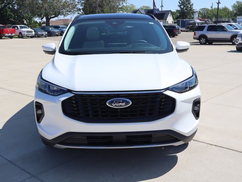 Used 2024 Ford Escape Platinum w/ Premium Technology Package AWD/4WD image 3