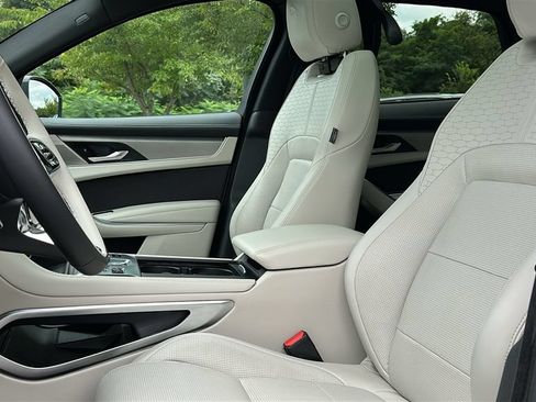 Used 2026 Jaguar F-PACE R-Dynamic S AWD/4WD image 12