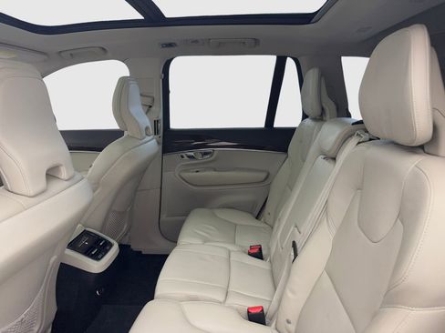 Used 2019 Volvo XC90 T5 Momentum w/ Multimedia Package image 36