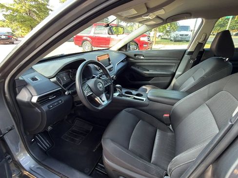 Used 2019 Nissan Altima 2.5 S FWD image 18