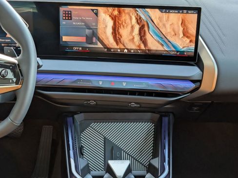 Used 2025 BMW X3 xDrive30i w/ Premium Package image 27