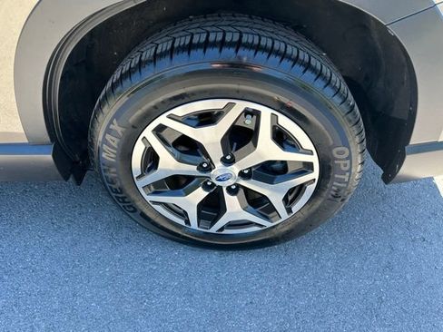 Used 2020 Subaru Forester Premium AWD/4WD image 10