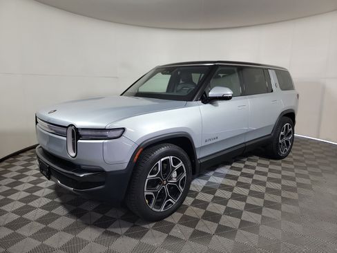 Used 2025 Rivian R1S Adventure AWD/4WD image 1