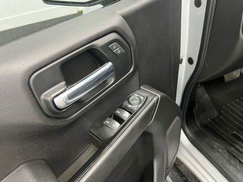 Used 2019 Chevrolet Silverado 1500 Custom w/ Custom Value Package image 10