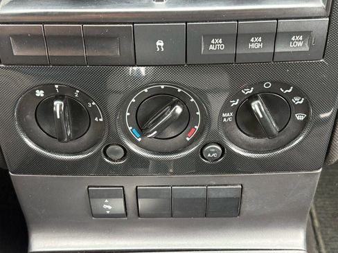 Used 2010 Ford Explorer Sport Trac XLT image 20