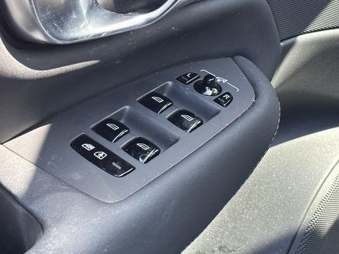 Used 2025 Volvo XC90 B6 Plus w/ Protection Package Premier image 17