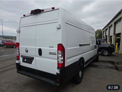 Used 2023 RAM ProMaster 3500 FWD image 3