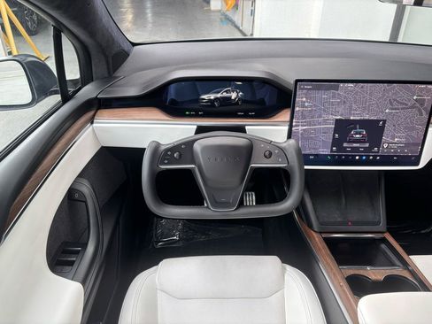 Used 2022 Tesla Model X AWD/4WD image 22