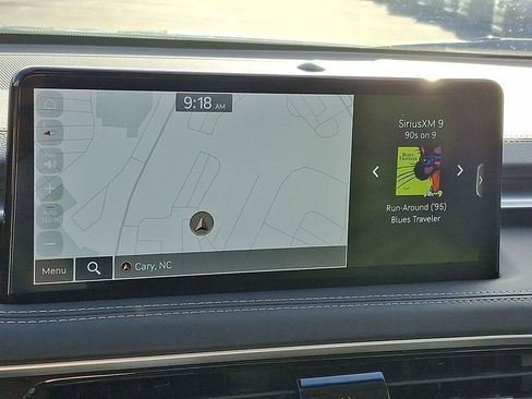 Used 2025 Genesis G70 2.5T image 14