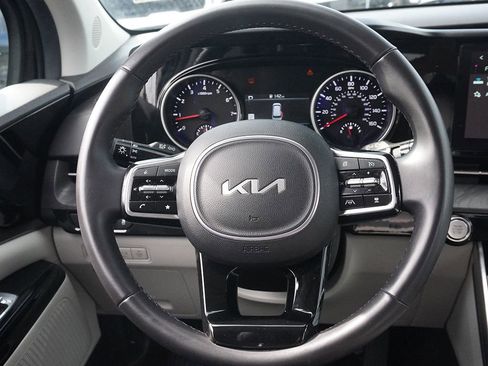 Used 2024 Kia Carnival EX FWD image 38
