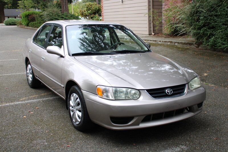 Used 2001 Toyota Corolla LE w/ Extra Value Pkg 2 FWD image 2
