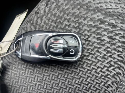 Used 2025 Buick Encore GX Preferred FWD image 23