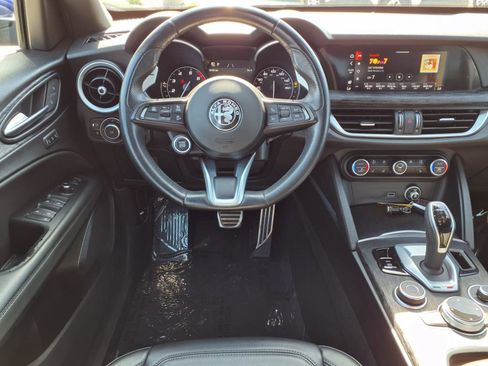 Used 2022 Alfa Romeo Stelvio Sprint image 3