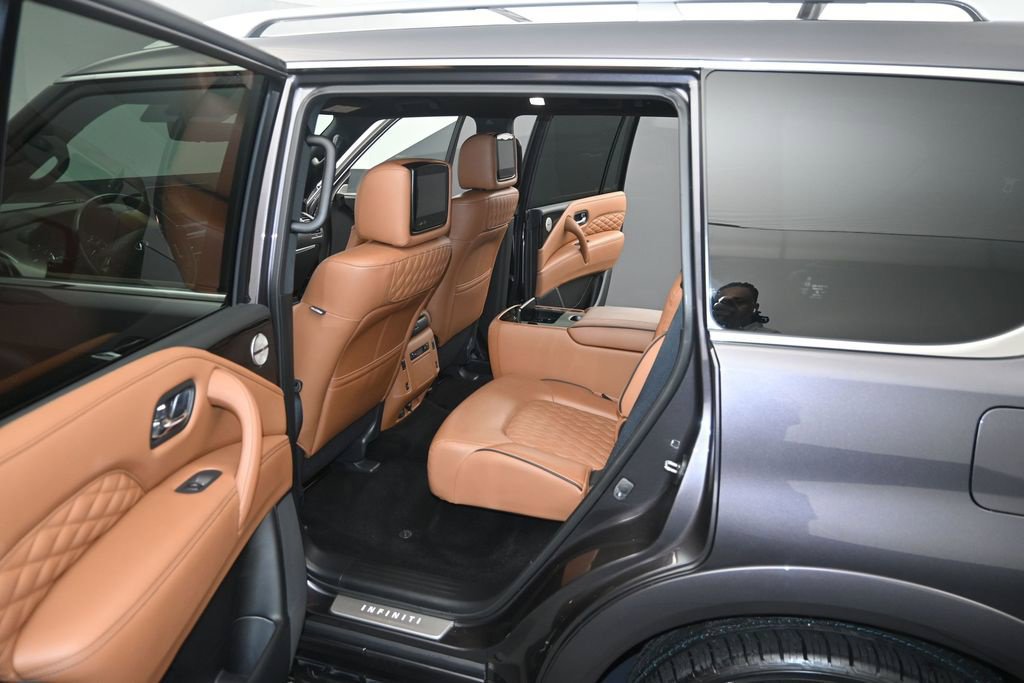 Used 2023 INFINITI QX80 Sensory w/ All-Season Package AWD/4WD image 12