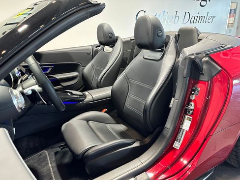 Used 2024 Mercedes-Benz SL 43 AMG image 16
