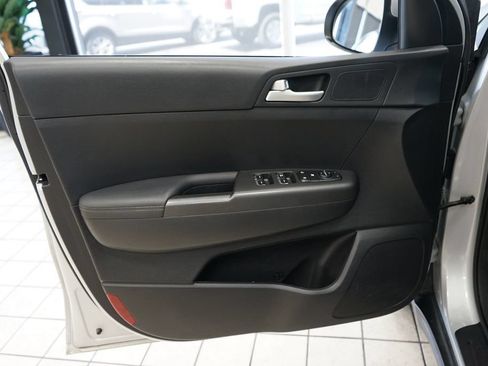 Used 2020 Kia Sportage LX FWD image 21