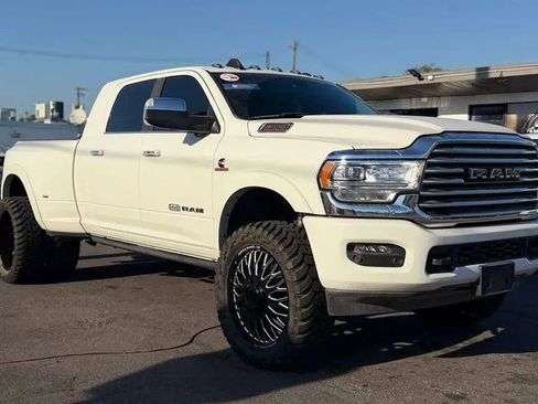 Used 2022 RAM 3500 Limited AWD/4WD image 59