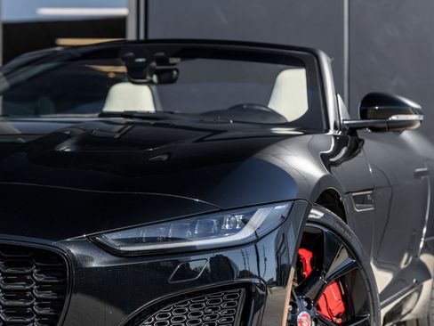 Used 2022 Jaguar F-TYPE Convertible image 13