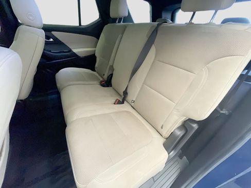 Used 2022 Chevrolet Traverse LS image 14