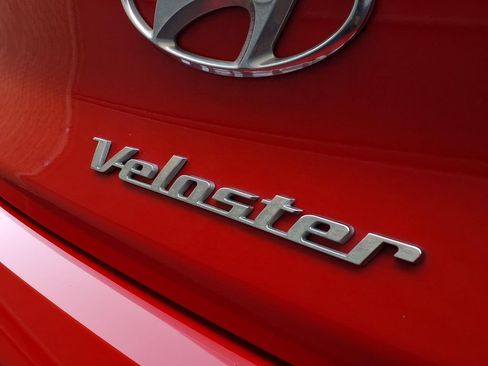 Used 2020 Hyundai Veloster 2.0 FWD image 19