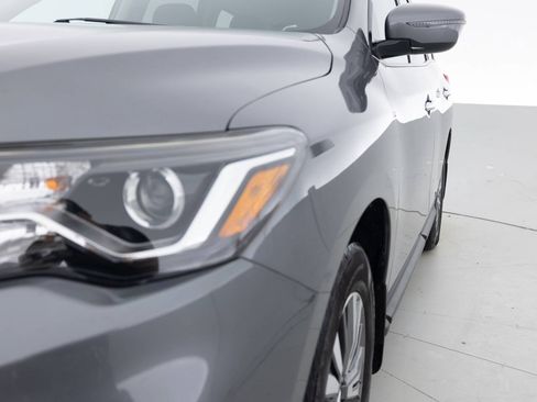 Used 2018 Nissan Pathfinder S AWD/4WD image 12
