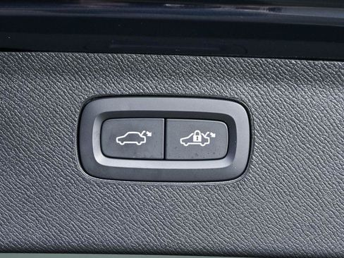 Certified 2025 Volvo XC90 T8 Plus w/ Protection Package Premier AWD/4WD image 34