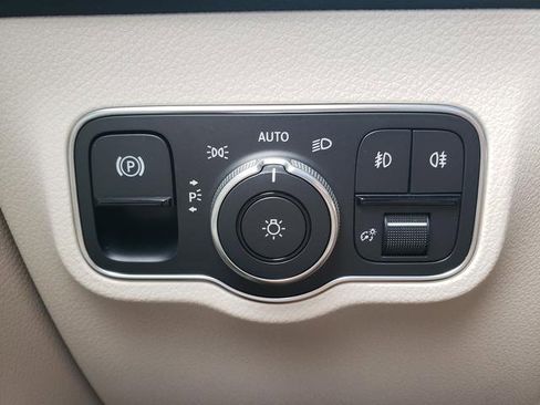 New 2025 Mercedes-Benz GLB 250 4MATIC image 25