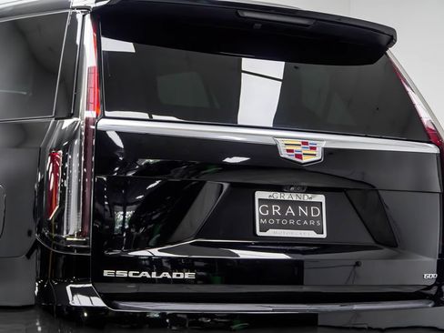 Used 2024 Cadillac Escalade Premium Luxury Platinum RWD image 19