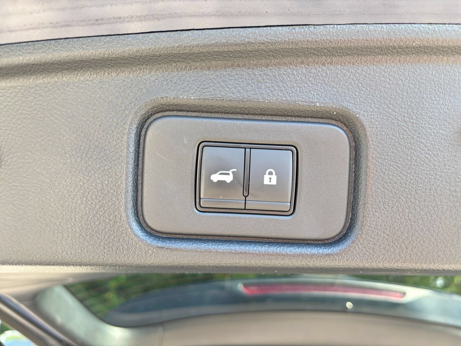 Used 2026 Nissan Pathfinder SV FWD image 21