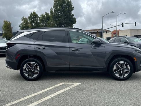 Certified 2025 Hyundai Tucson SEL AWD/4WD image 3