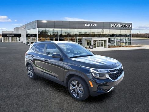 Certified 2024 Kia Seltos S AWD/4WD image 11