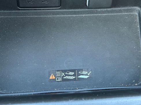 Used 2022 Chevrolet Tahoe Z71 w/ Luxury Package image 37