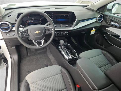 New 2026 Chevrolet Trax LT w/ Sunroof Package image 14