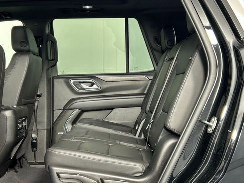 Used 2022 Chevrolet Tahoe LT w/ LT Signature Plus Package AWD/4WD image 19