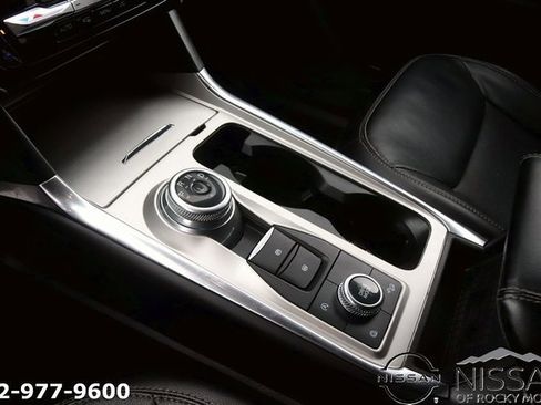 Used 2023 Ford Explorer Limited image 22