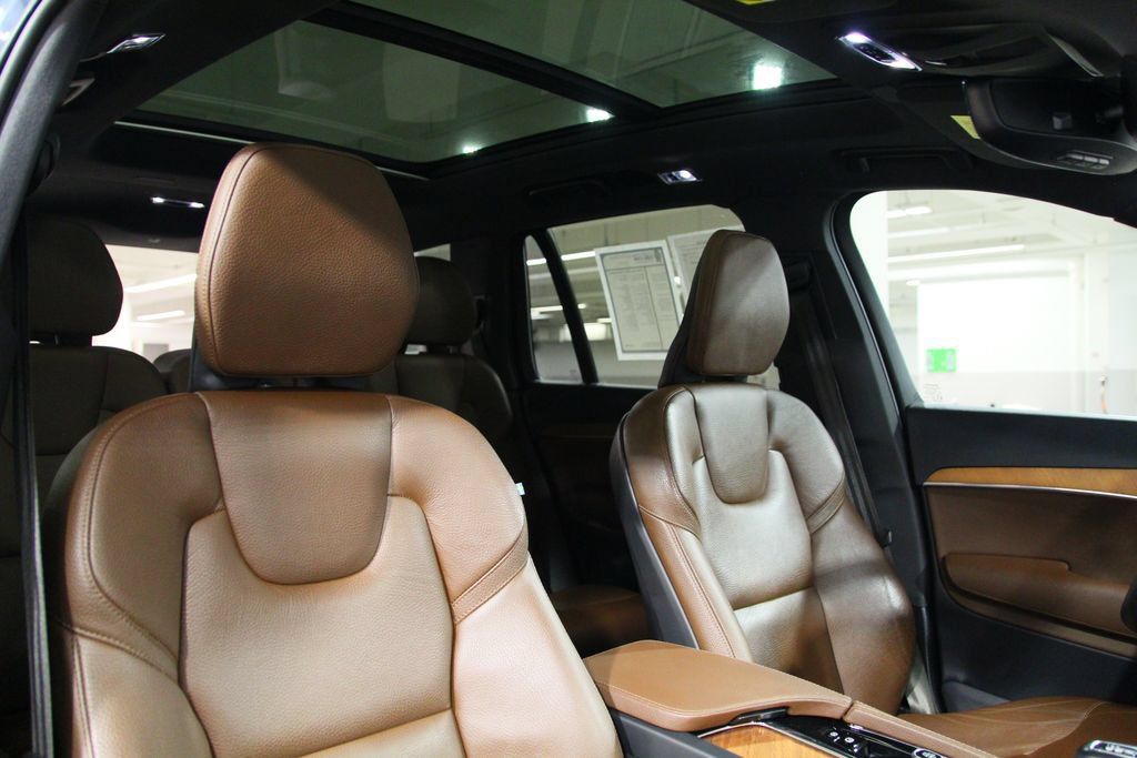 Used 2022 Volvo XC90 T6 Momentum w/ Advanced Package AWD/4WD image 21