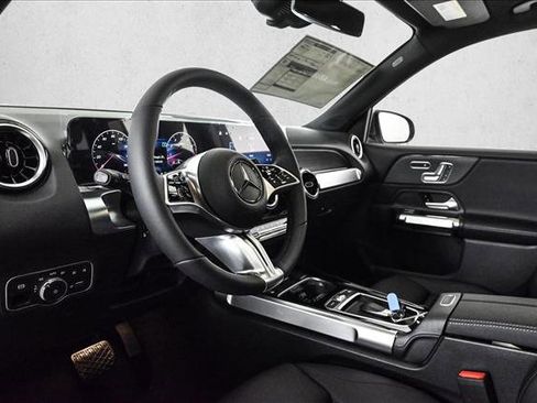 New 2026 Mercedes-Benz GLB 250 4MATIC image 10