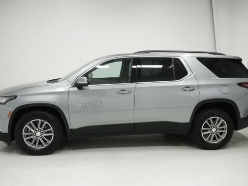 Used 2023 Chevrolet Traverse LT w/ LPO, Cargo Package AWD/4WD image 7