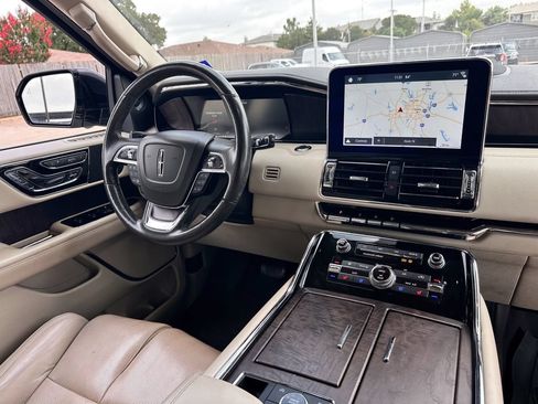 Used 2019 Lincoln Navigator L Reserve AWD/4WD image 8