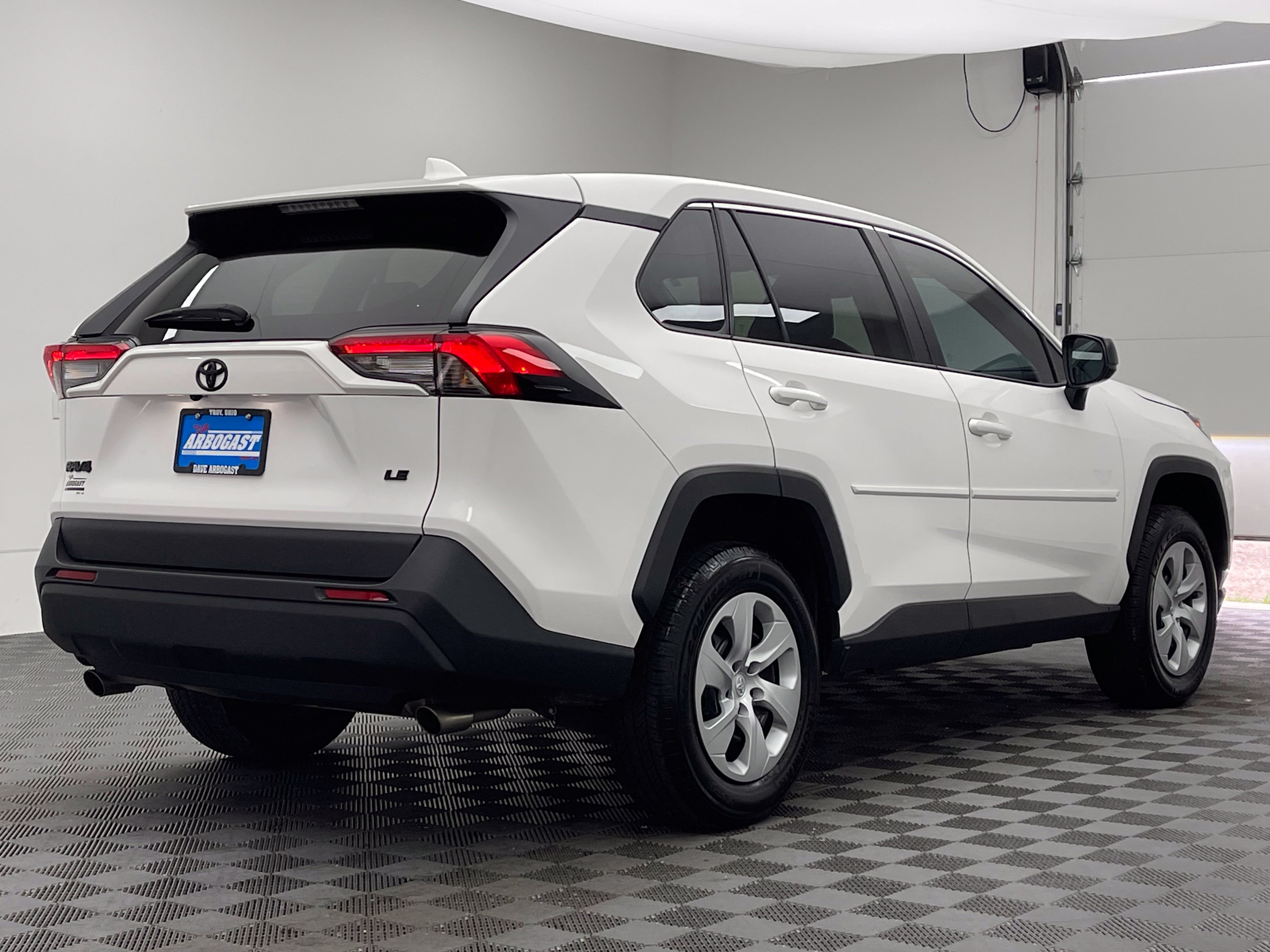 Used 2024 Toyota RAV4 LE FWD image 6