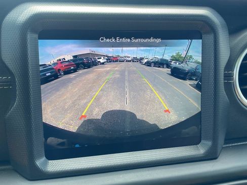 Used 2023 Jeep Wrangler Unlimited Sahara w/ Cold Weather Group AWD/4WD image 30