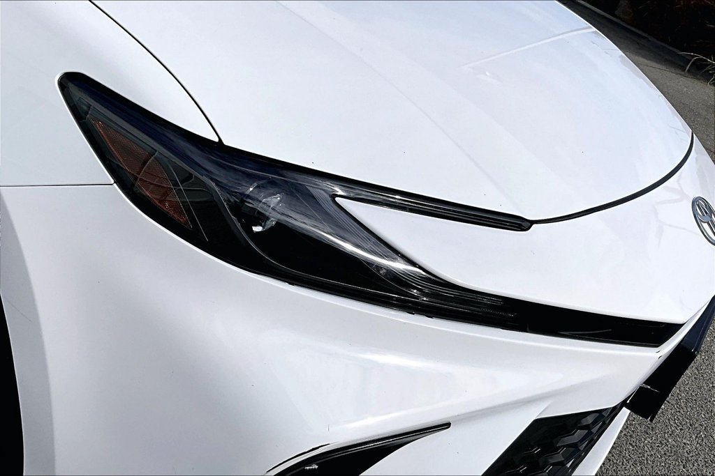 Used 2025 Toyota Camry SE FWD image 32