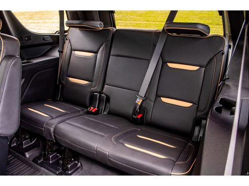 Used 2022 GMC Yukon AT4 w/ Technology Package image 23