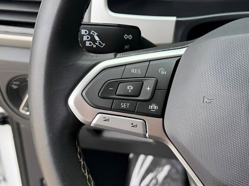 Used 2023 Volkswagen Atlas SE FWD image 40