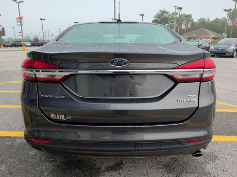 Used 2018 Ford Fusion SE FWD image 6