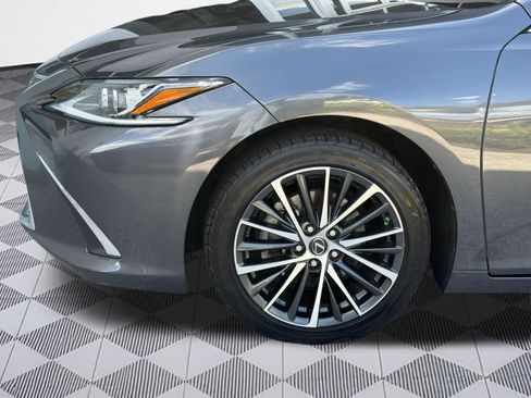 Used 2025 Lexus ES 350 w/ Premium Package FWD image 11