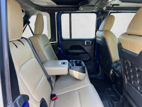 Used 2018 Jeep Wrangler Unlimited Rubicon AWD/4WD image 25