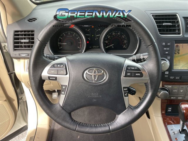 Used 2012 Toyota Highlander Limited w/ Tow Pkg FWD image 29
