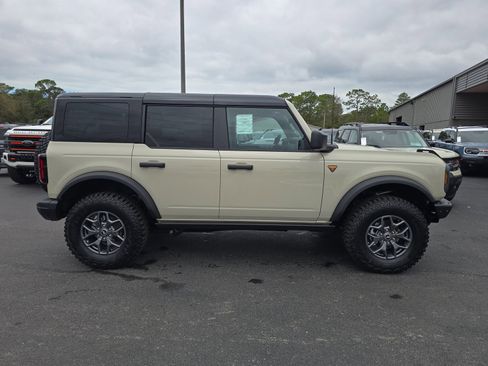 New 2025 Ford Bronco Badlands AWD/4WD image 3