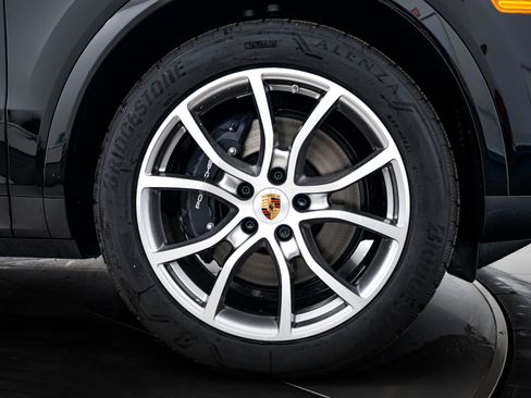 Certified 2026 Porsche Cayenne Coupe AWD/4WD image 11